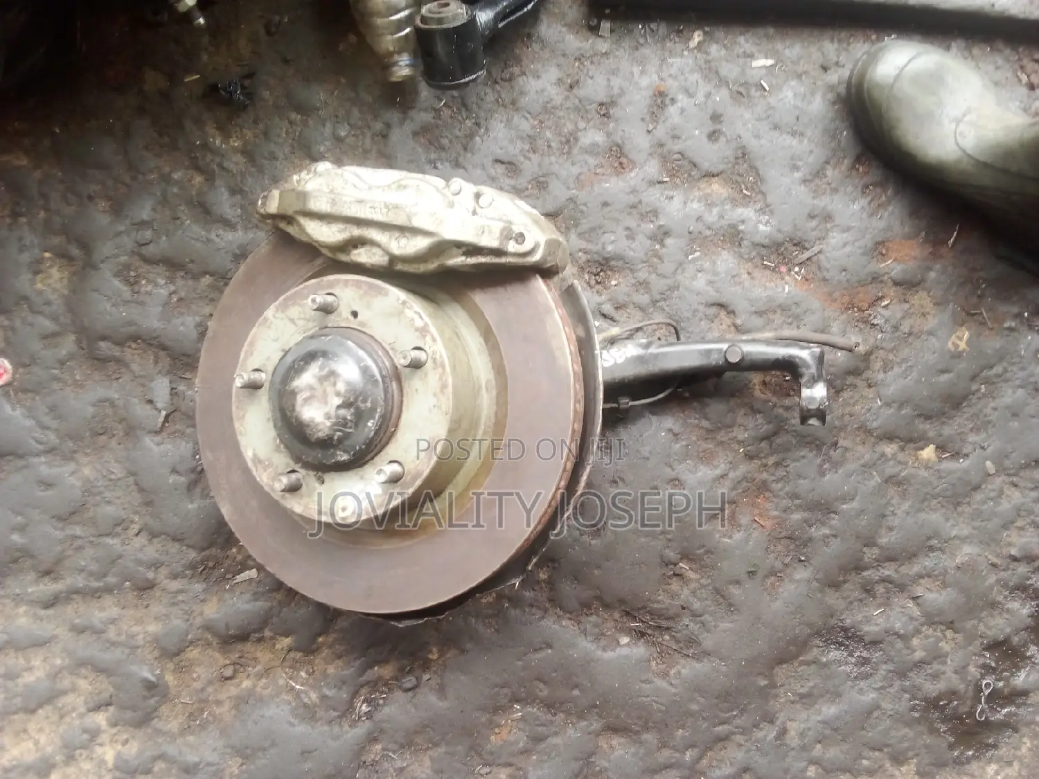 Front Hub Toyota Tundra