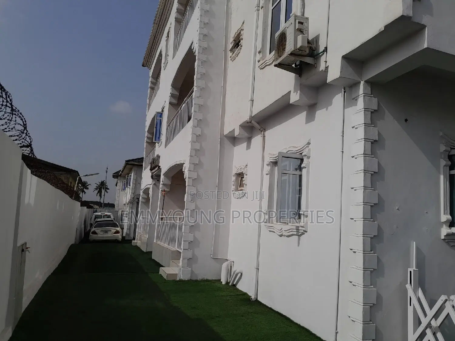 Furnished 3bdrm Apartment in Ketu-Ikosi for rent