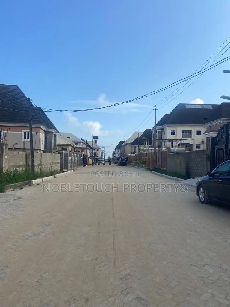 7bdrm Duplex in Satellite Town Ojo for sale
