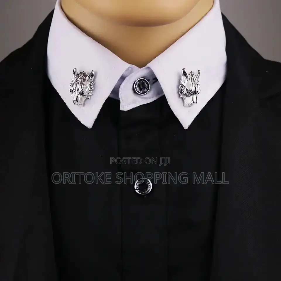 Personality Fashion Wolf Brooch Pin Clothing
