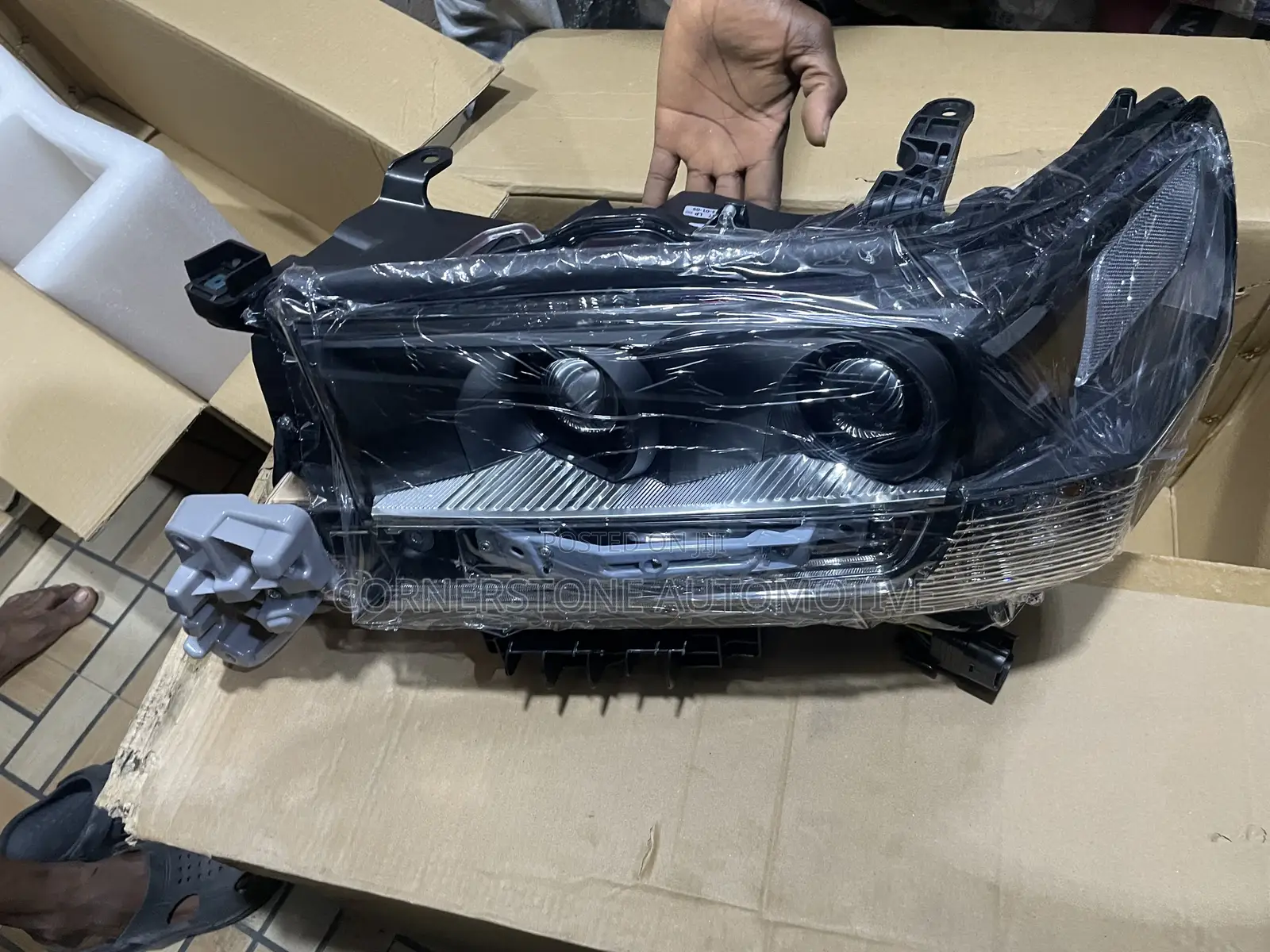 Head Lamp Land Cruiser 2018