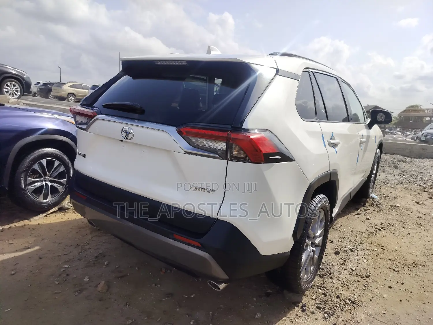 Toyota RAV4 Limited 2021 White