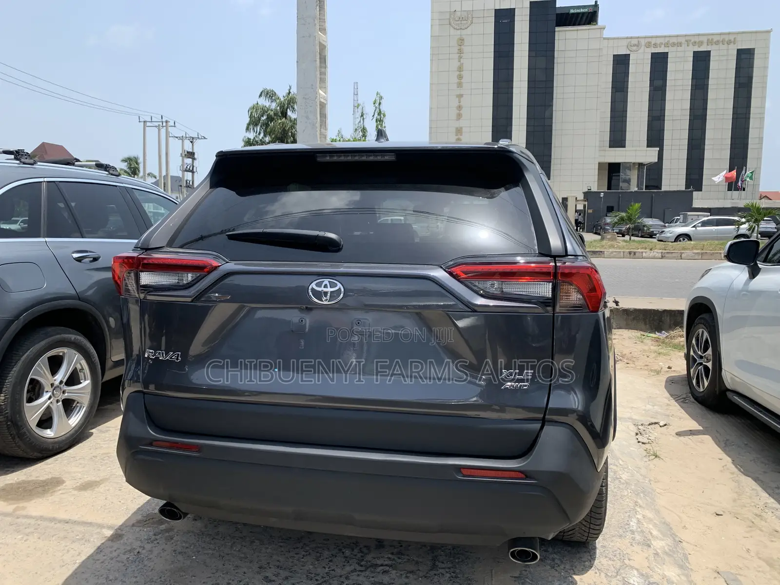 Toyota RAV4 XLE AWD 2020 Gray