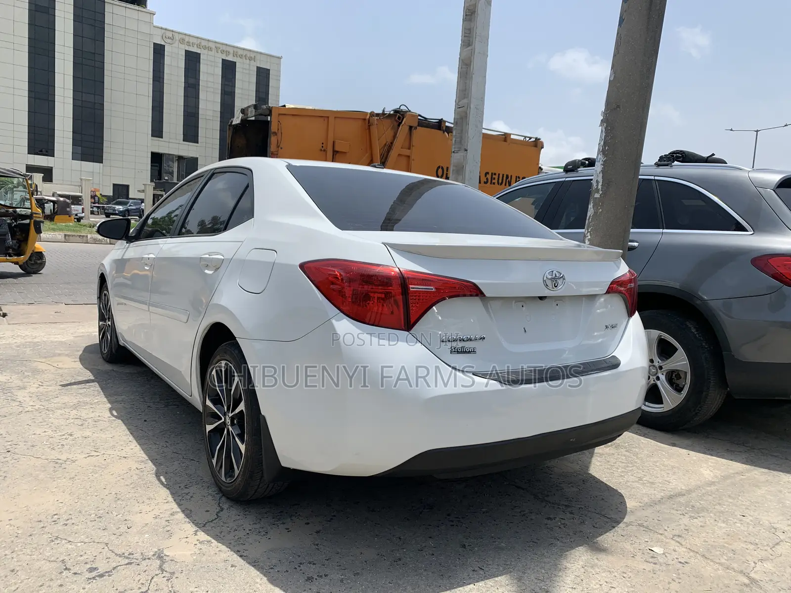 Toyota Corolla XSE (1.8L 4cyl 2A) 2018 White