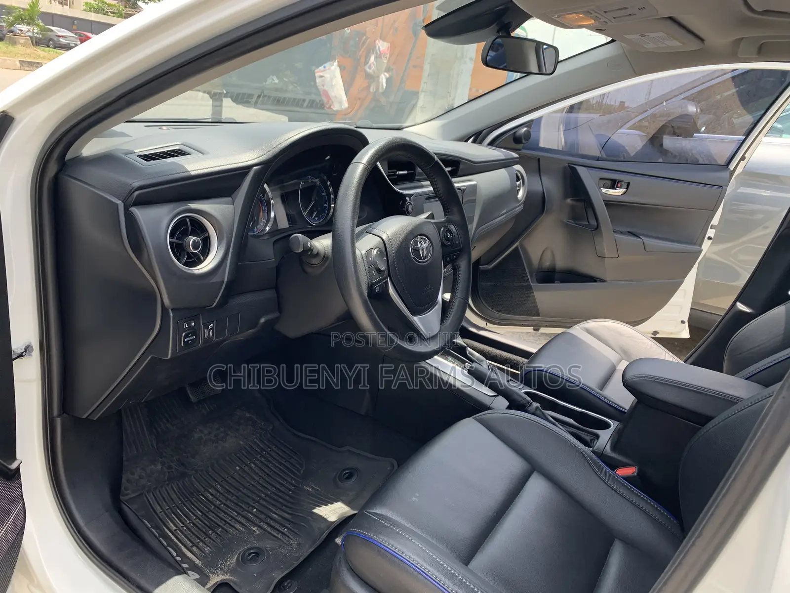 Toyota Corolla XSE (1.8L 4cyl 2A) 2018 White