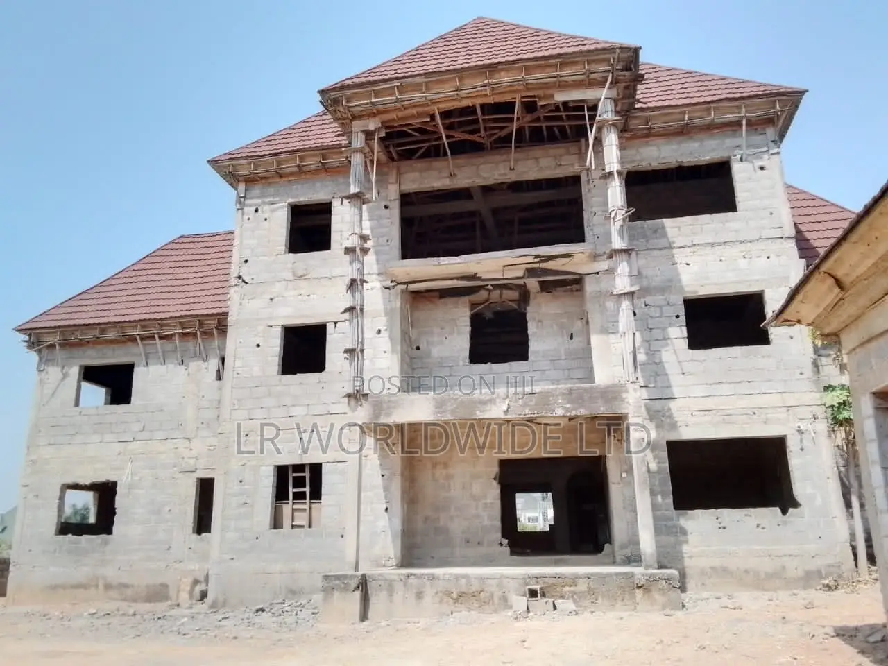7bdrm Mansion in Riverpark, Lugbe District for sale