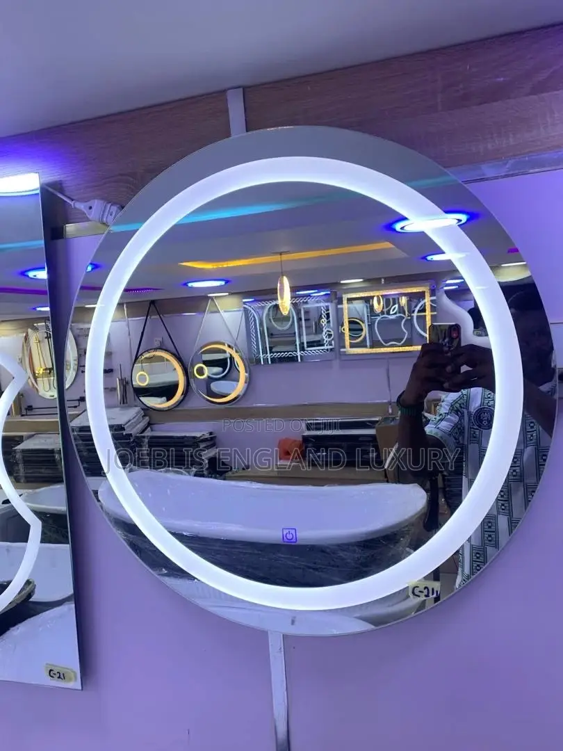 Round Mirror With Light and Clean View 70cm
