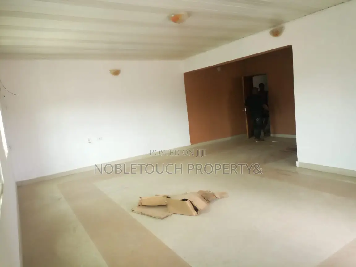 6bdrm Duplex in Satellite Town for sale