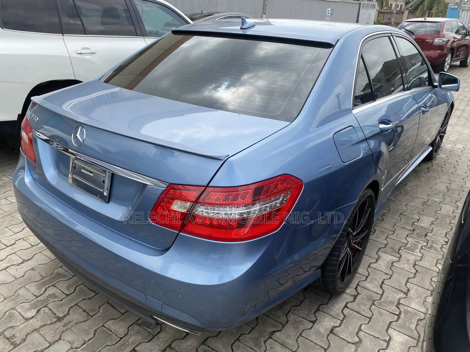 Mercedes-Benz E350 Base 4dr Sedan RWD (3.5L 6cyl 7A) 2010 Blue