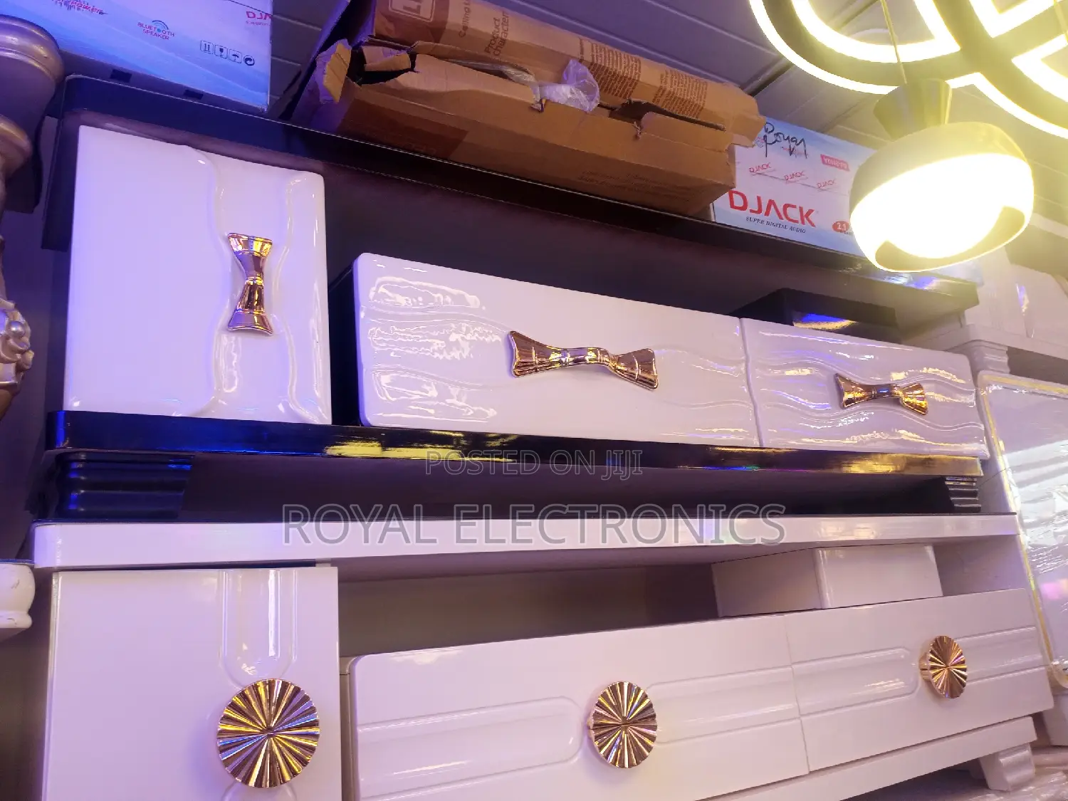 Best Quality Modern TV Stand With Drawer