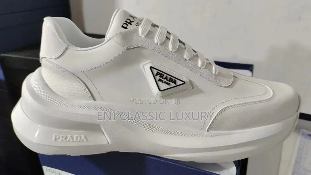 High Quality Luxury Outfits Prada Sneakers Available