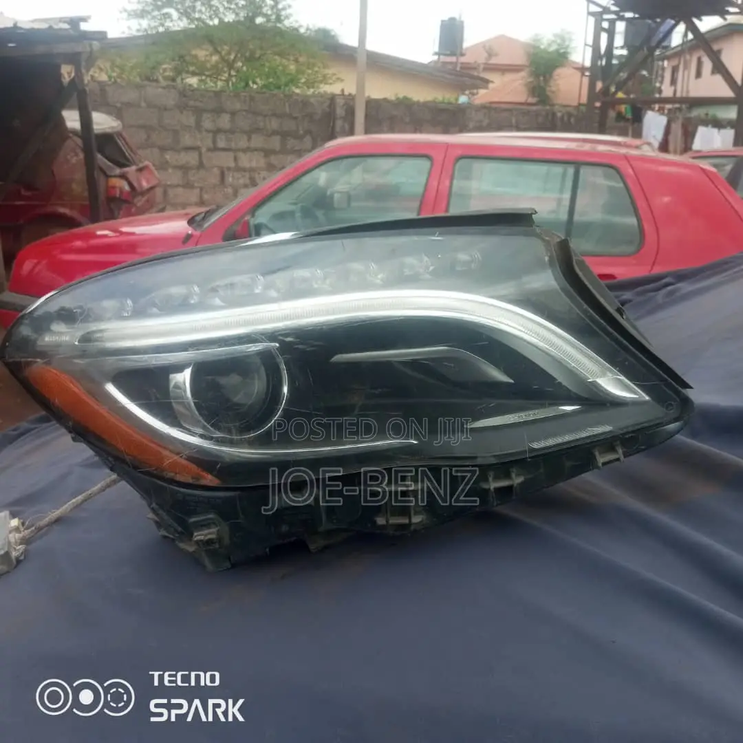 GLA250 2017 American Headlights