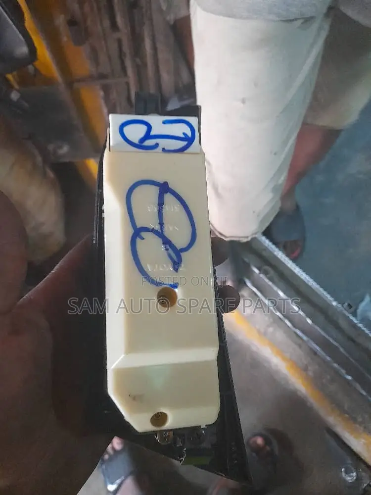 Lexus RX 300 Door Power Button the Two Side Front