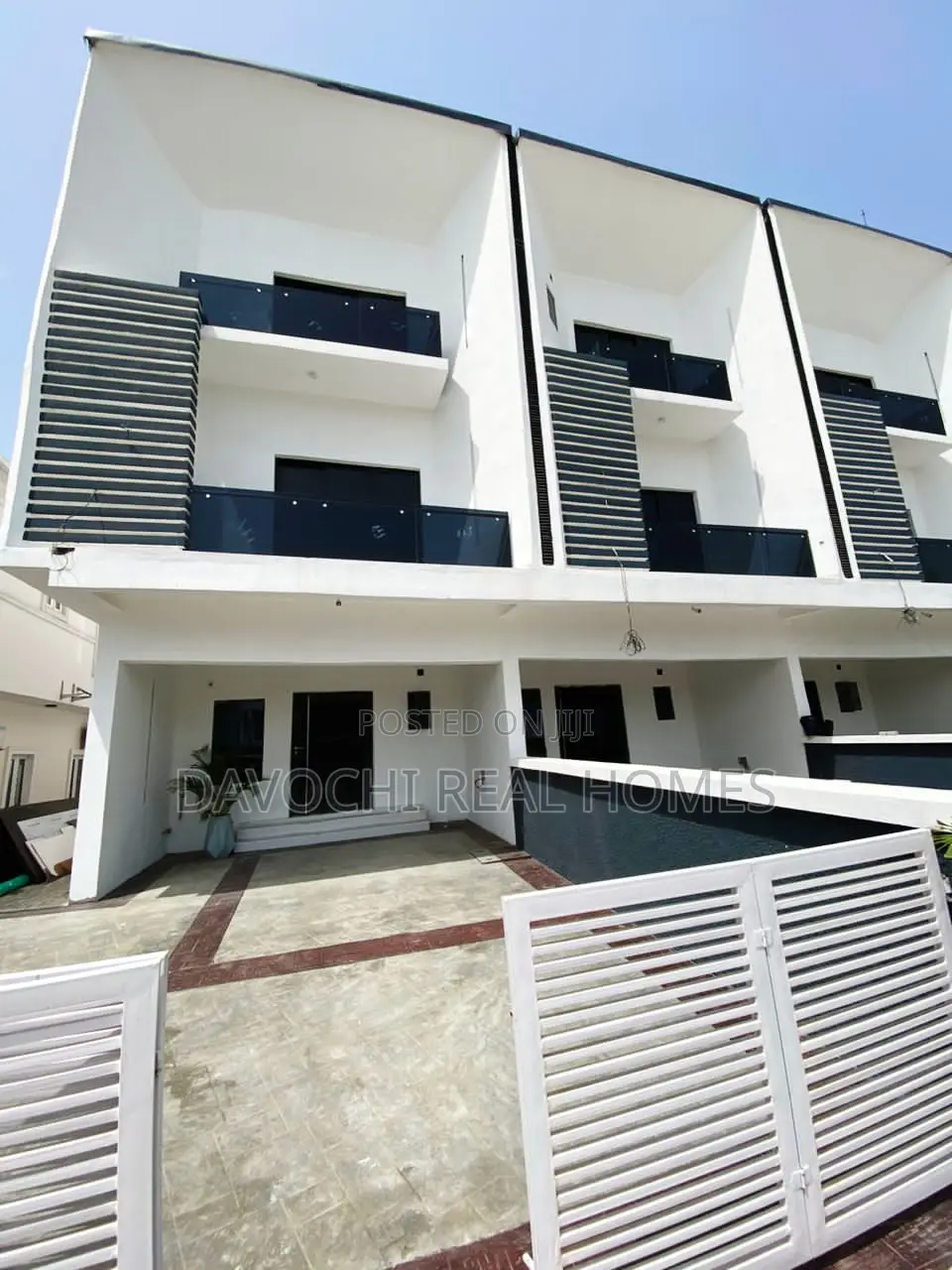 4bdrm Duplex in Ikota-Lekki for sale