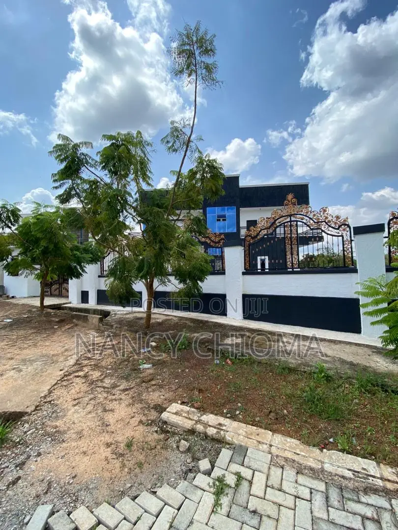 Furnished 5bdrm Duplex in Spotters, Enugu for sale