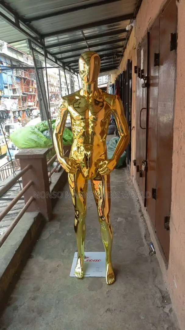 Faceless Gold Male Mannequin For Fashion Homes
