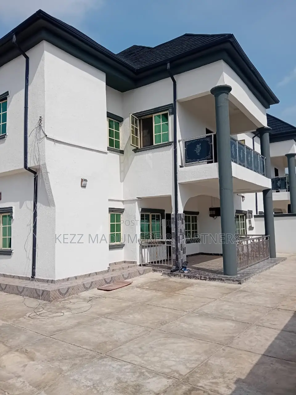 5bdrm Duplex in Area B , Owerri , for sale