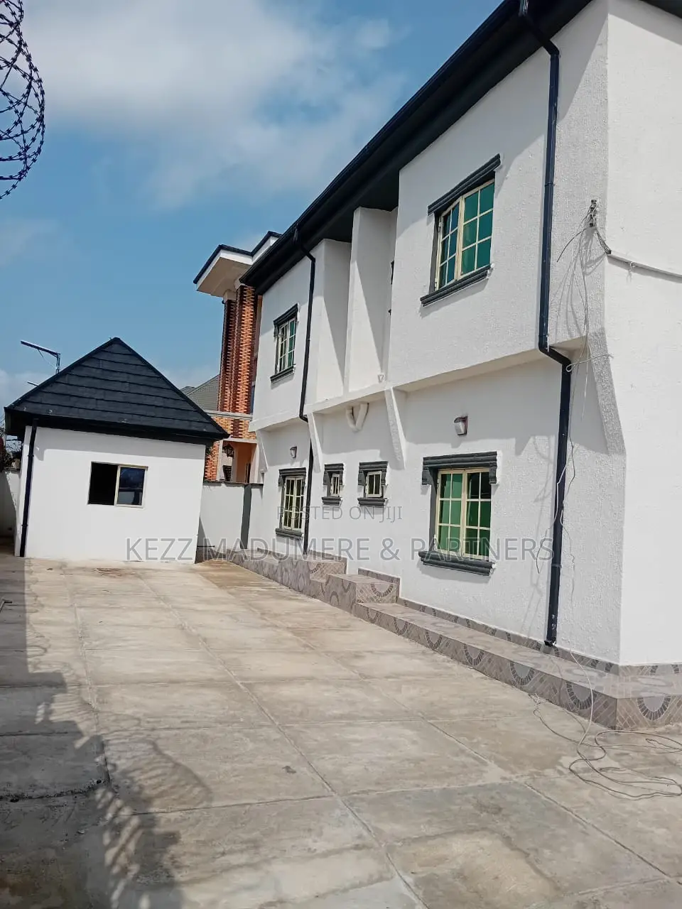 5bdrm Duplex in Area B , Owerri , for sale