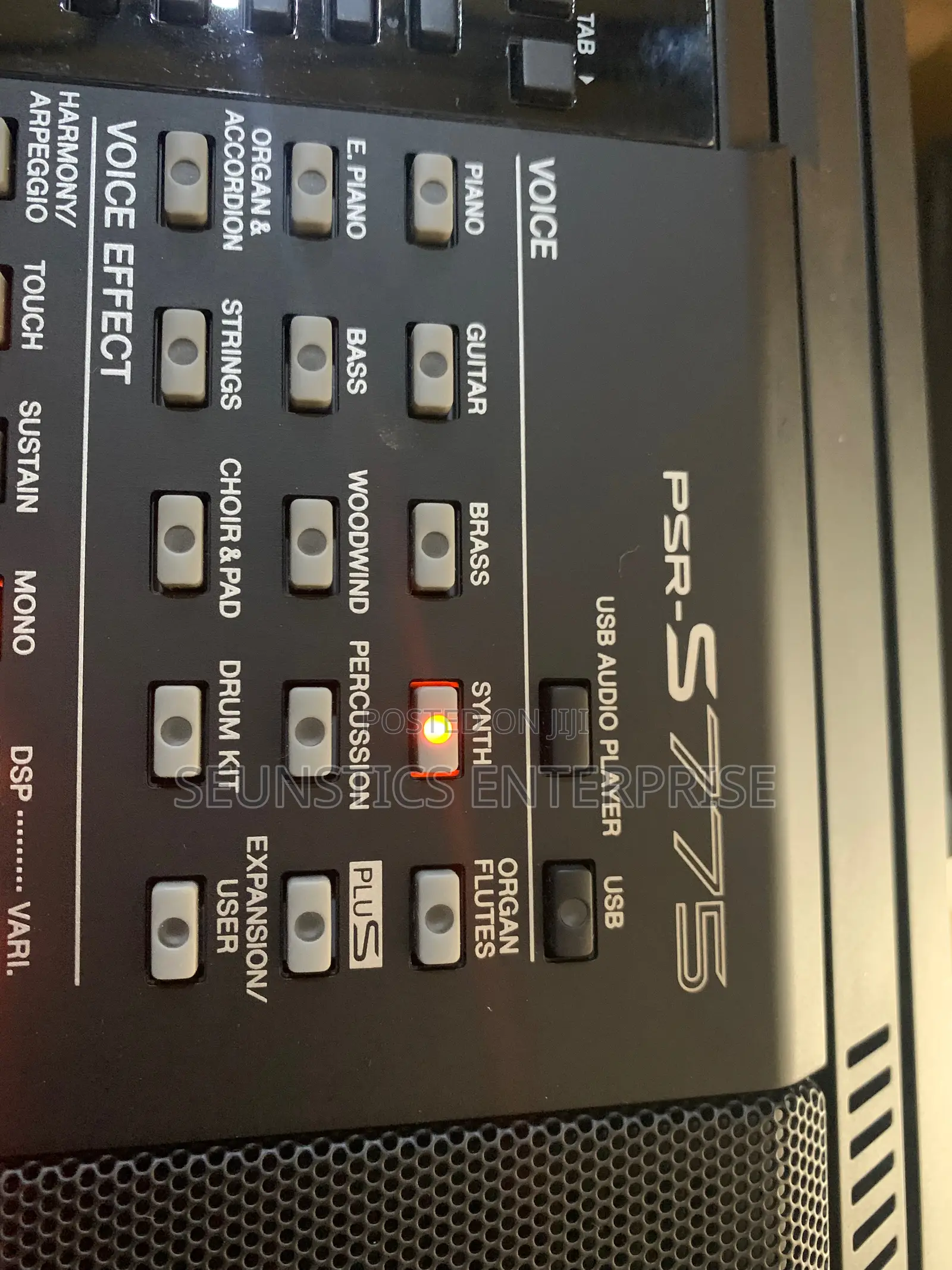 Quality Yamaha PSR S775 Keyboard (Piano)