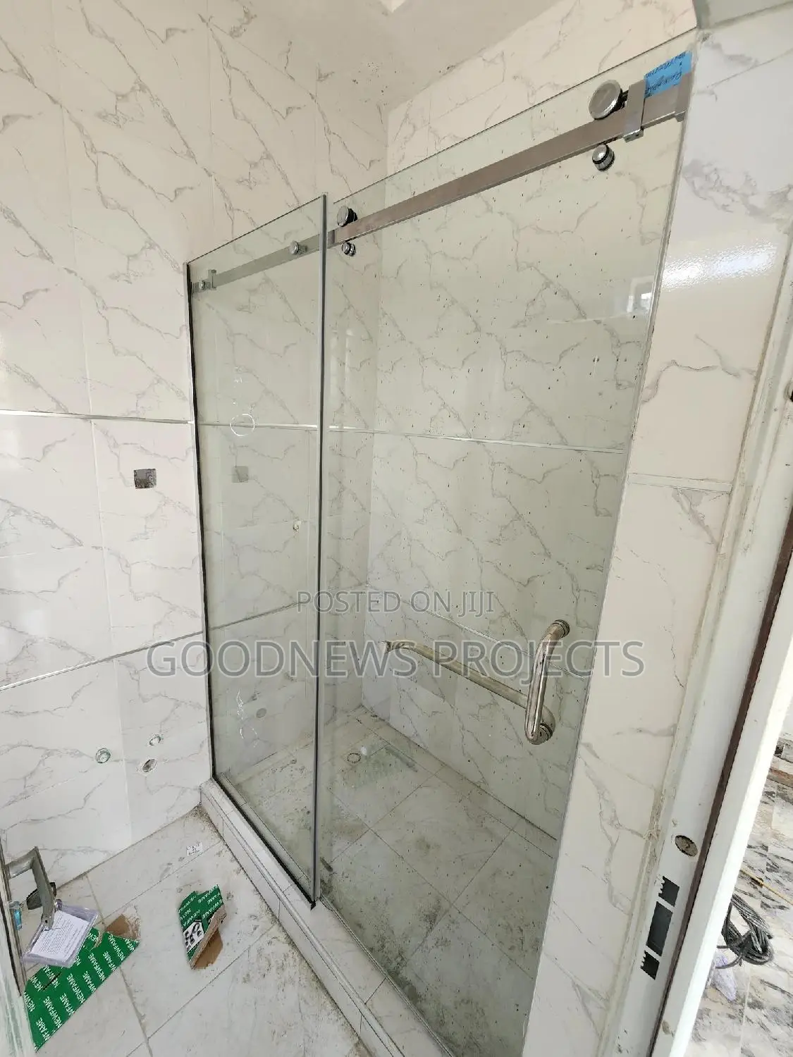 Sliding Shower Cubicle/Door