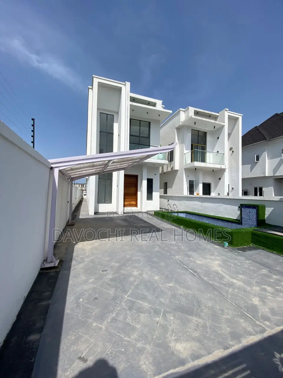 5bdrm Duplex in Lekki Phase 2 for sale