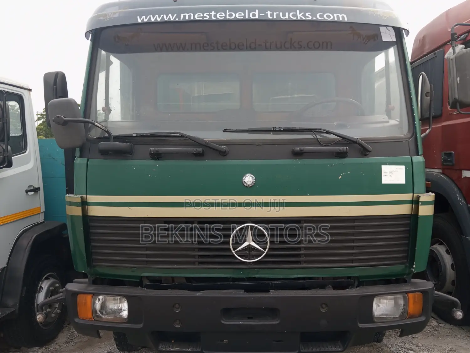 Mercedes Benz, 8bolts, 6tires.