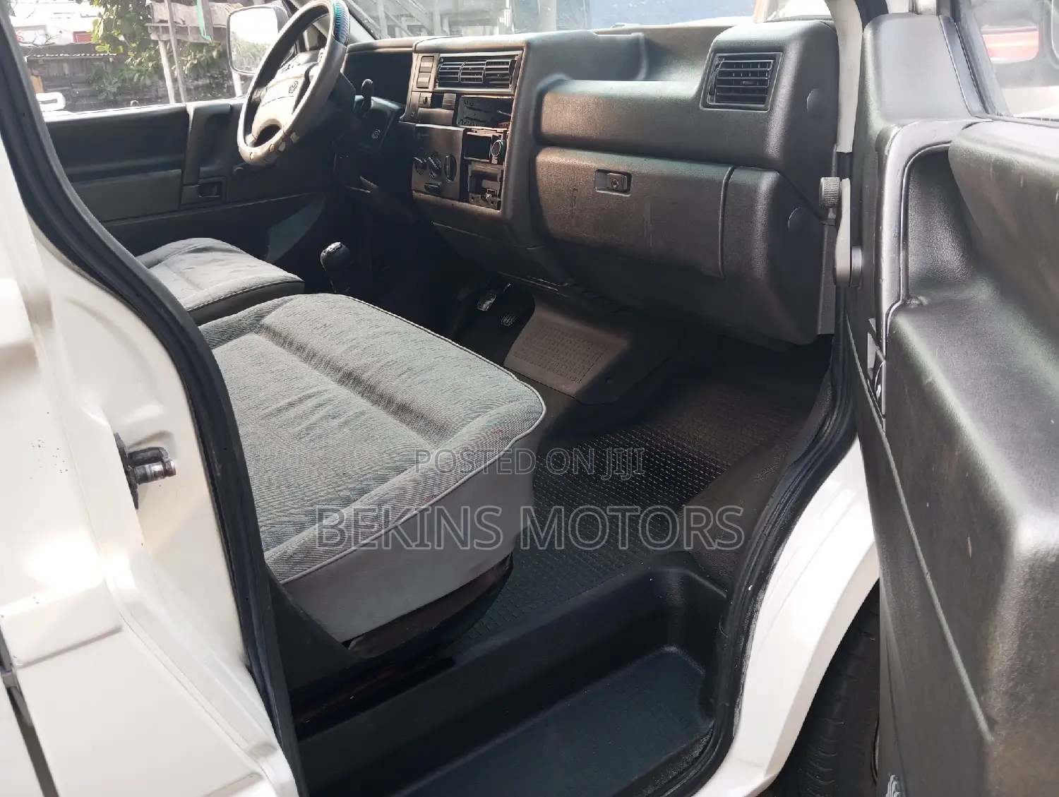 Volkswagen Transporter 2001 White