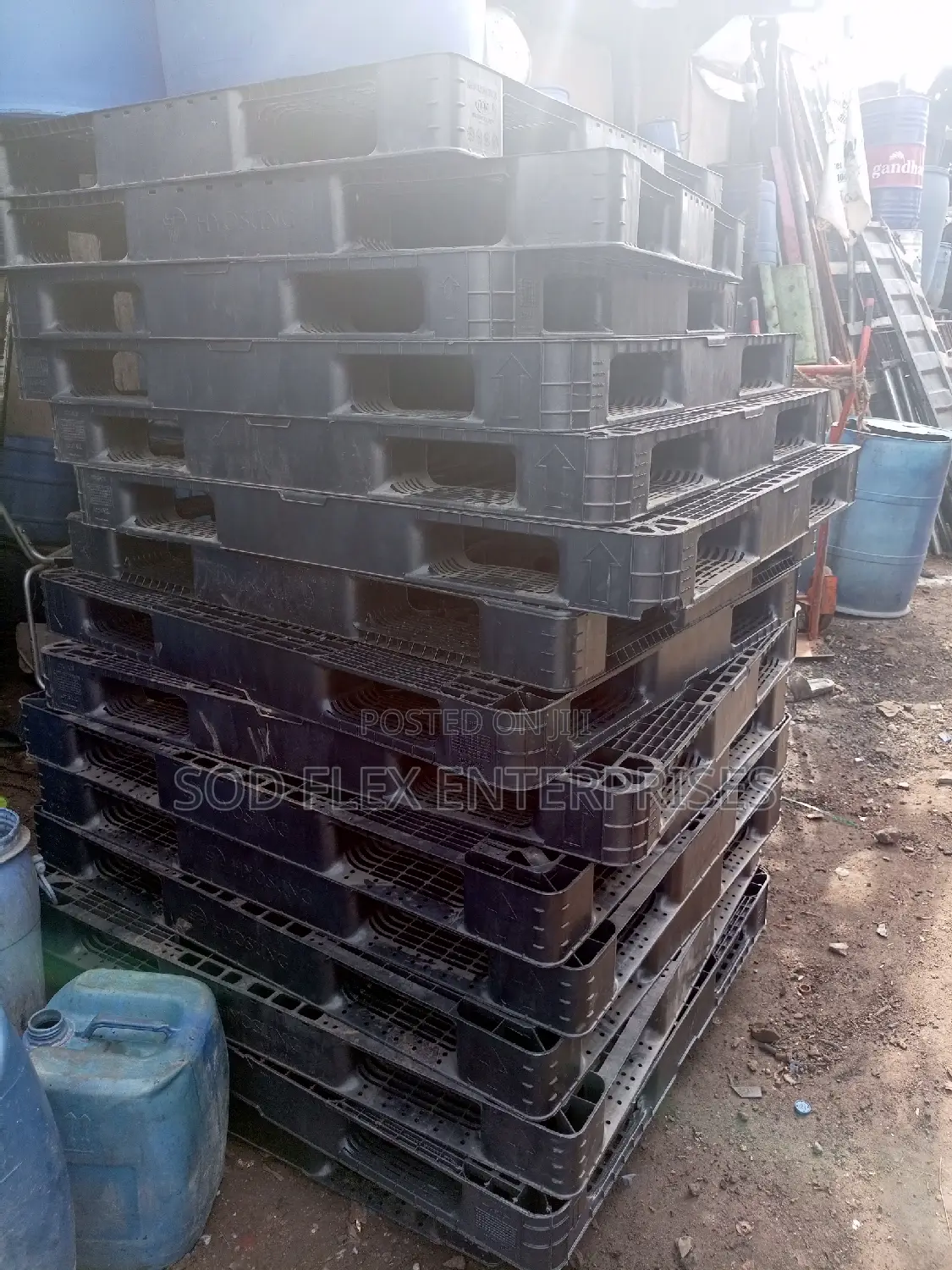 1300*1100*120mm Heavy Duty Black Pallet