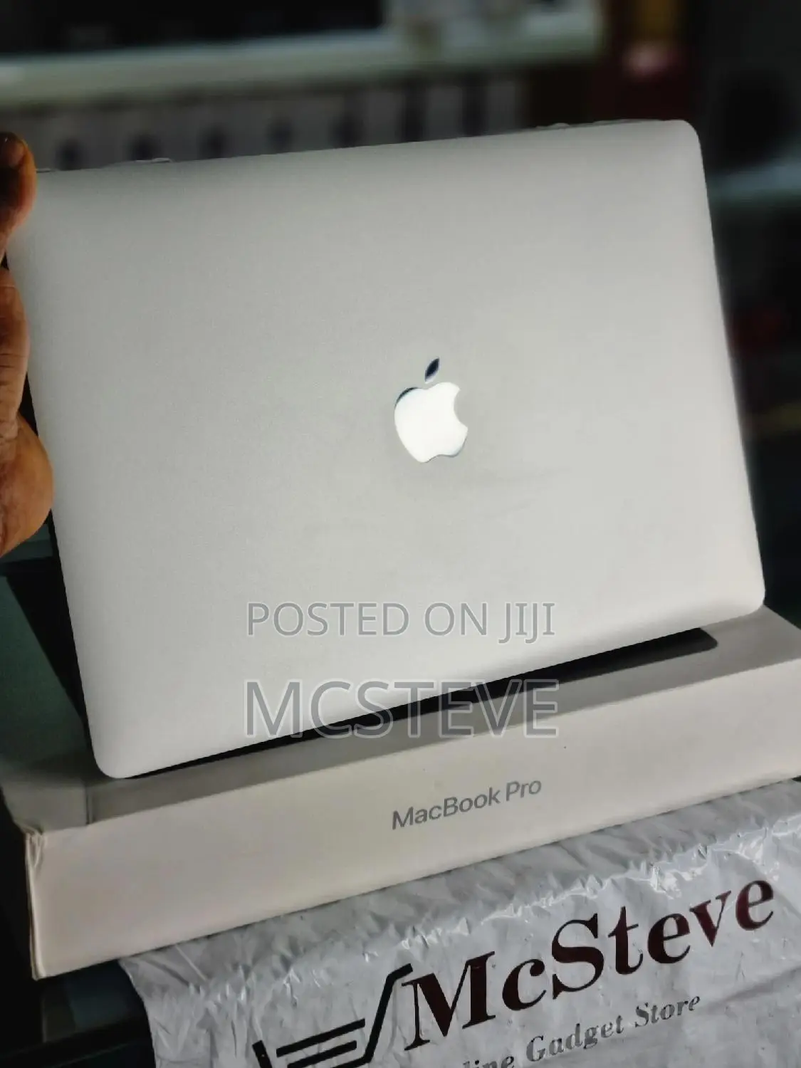 Laptop Apple MacBook Pro 2022 M2 8GB Apple M2 SSD 512GB