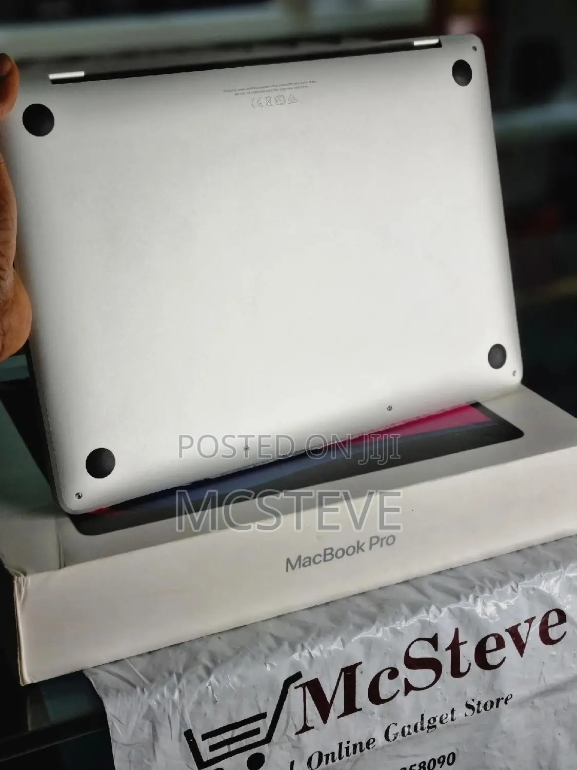 Laptop Apple MacBook Pro 2022 M2 8GB Apple M2 SSD 512GB