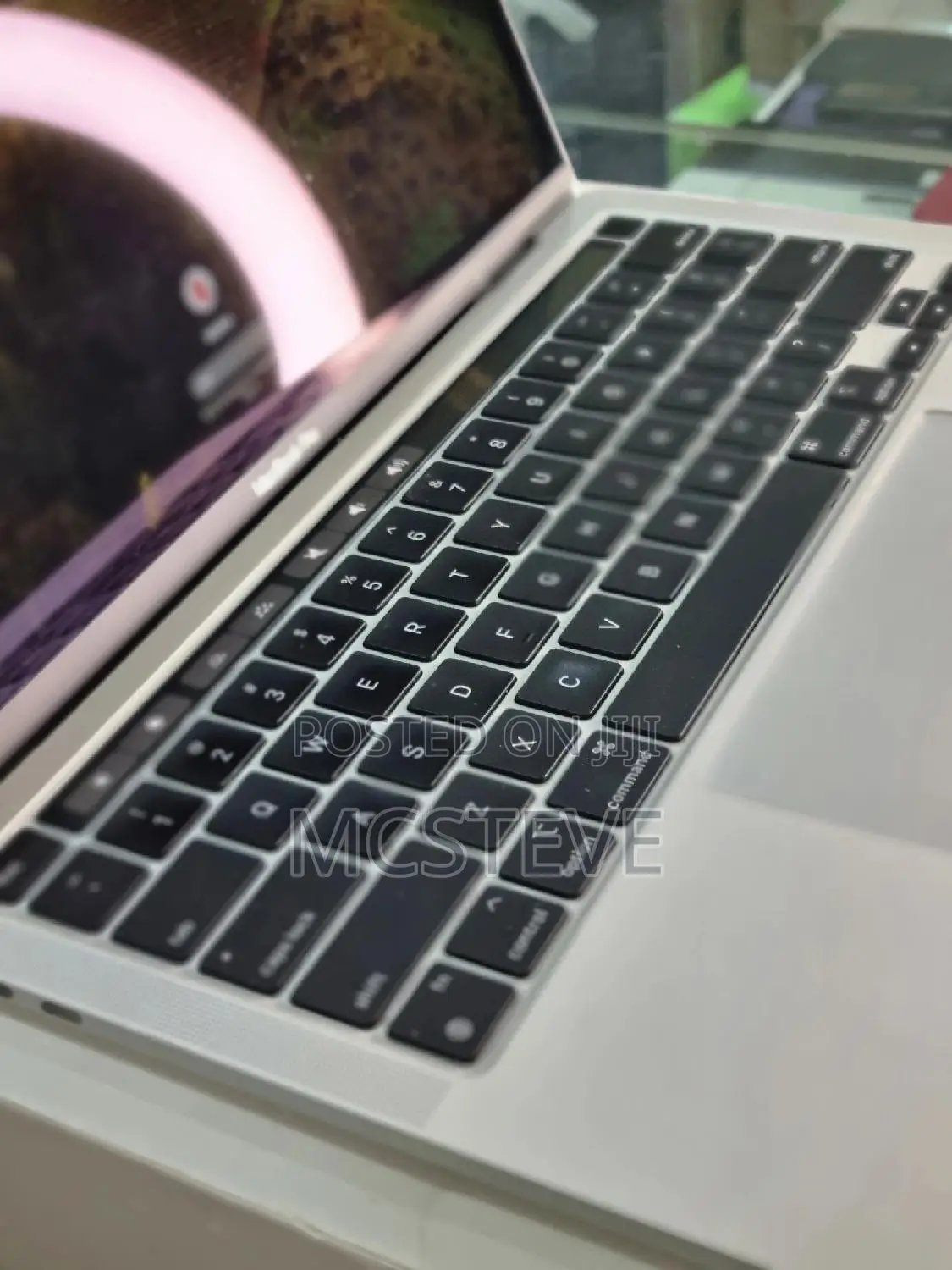 Laptop Apple MacBook Pro 2022 M2 8GB Apple M2 SSD 512GB