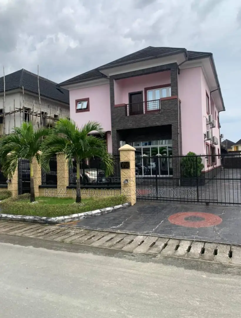 Furnished 4bdrm Duplex in Golf Estate , Dr, Port-Harcourt for sale