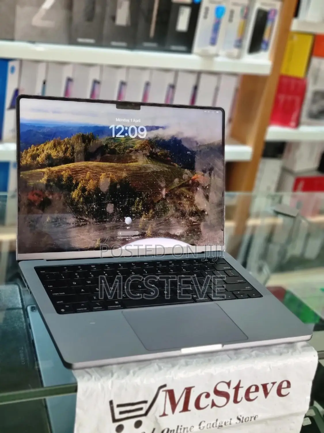 Laptop Apple MacBook Pro 2021 M1 16GB Apple M1 Pro SSD 512GB