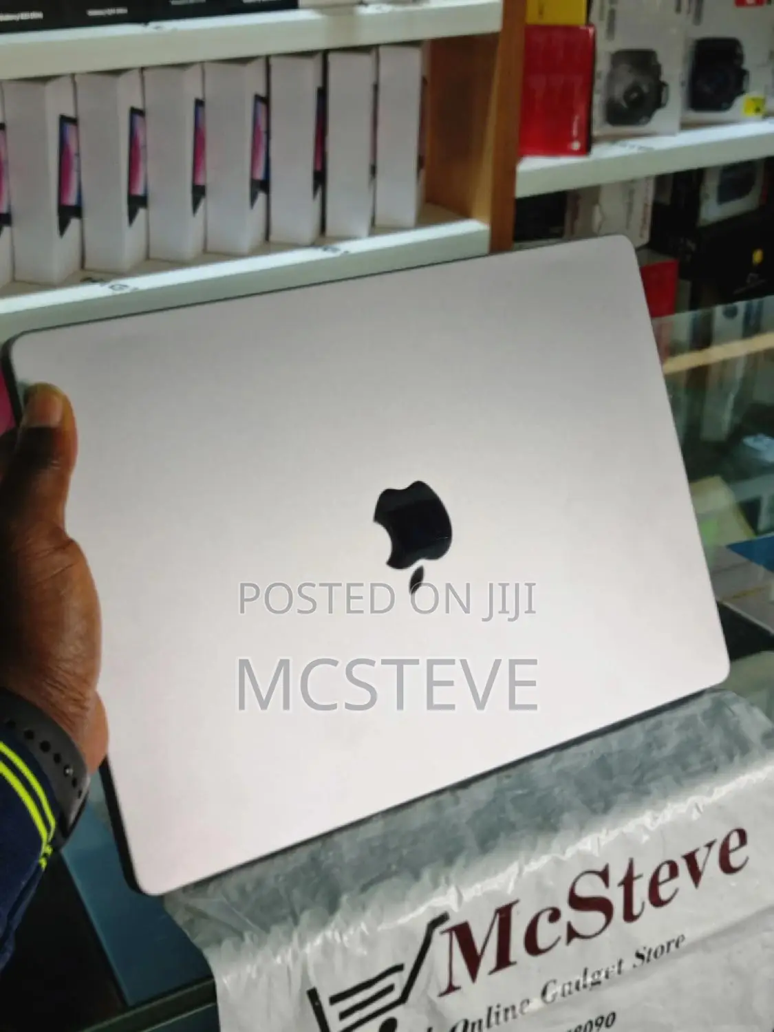 Laptop Apple MacBook Pro 2021 M1 16GB Apple M1 Pro SSD 512GB
