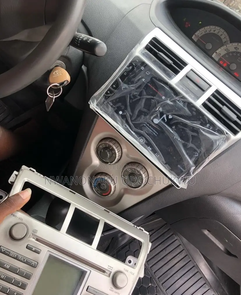 Toyota Yaris 2012 Android Screen With Reverse Camera