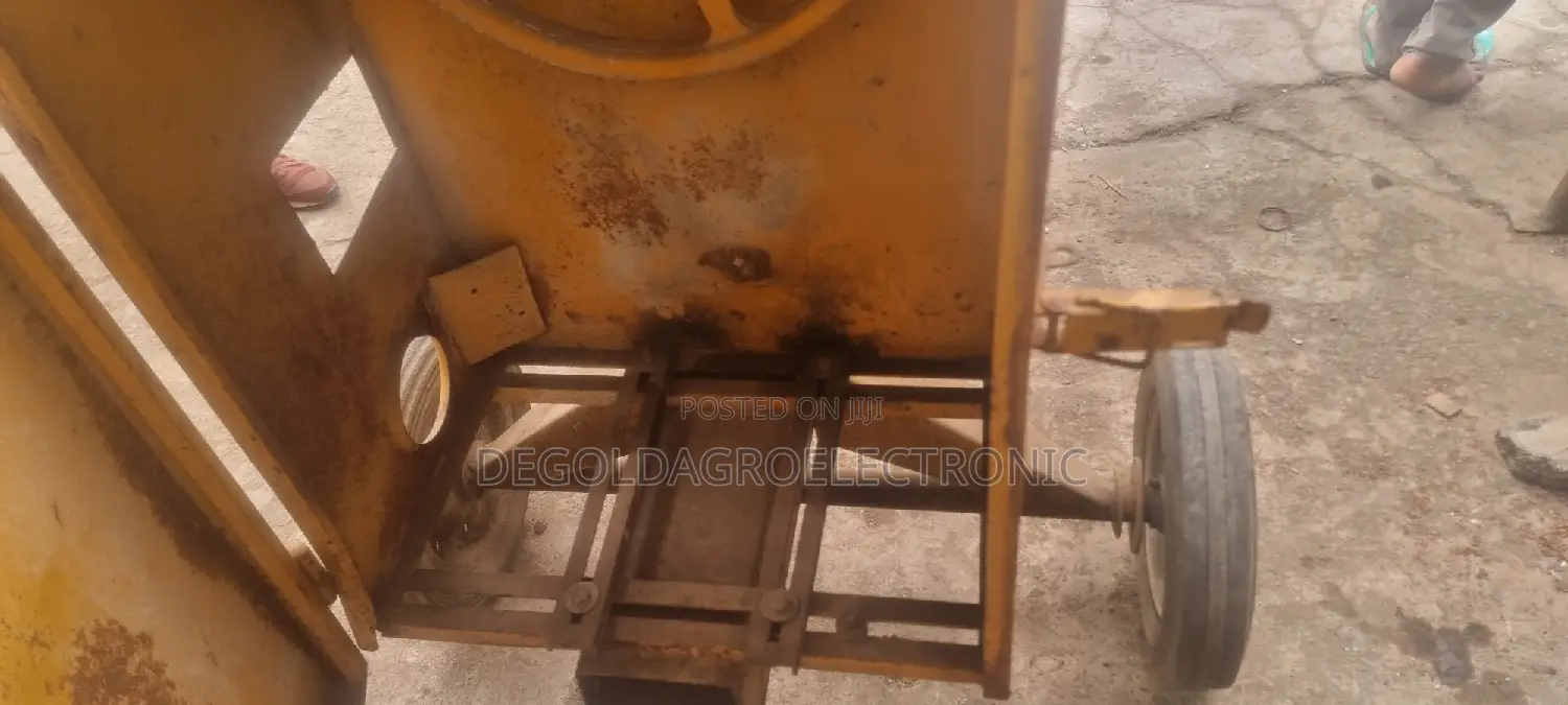 500 And 400 LTRS Concrete Mixing Machine UK Standard .