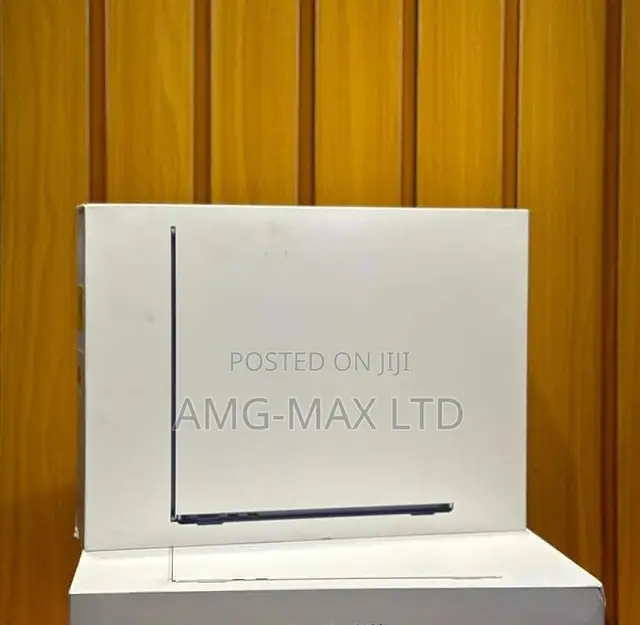 New Laptop Apple MacBook 16GB Apple M3 SSD 512GB