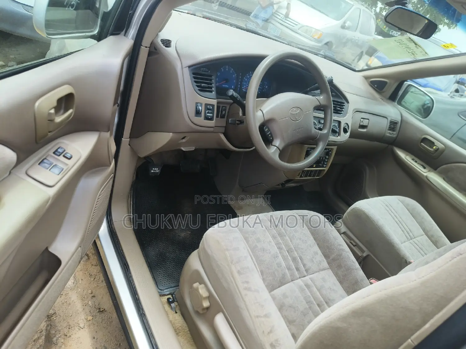 Toyota Sienna LE 2002 Silver