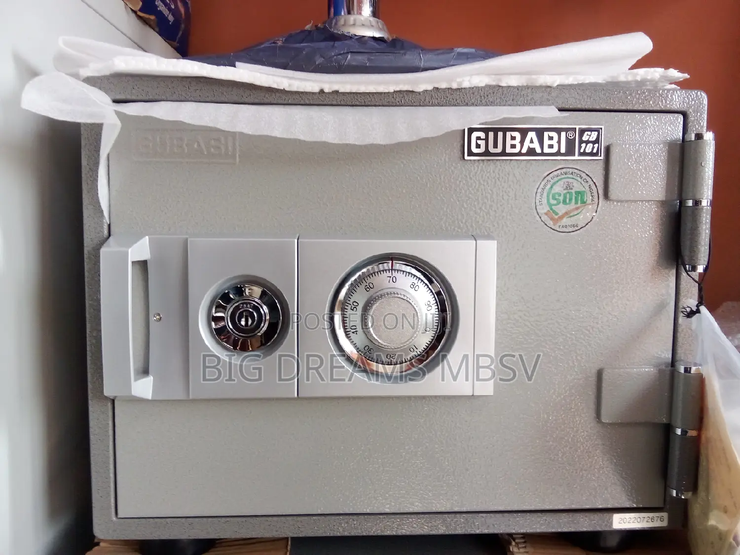 0024 Gb Manual Fireproof Safe and Key