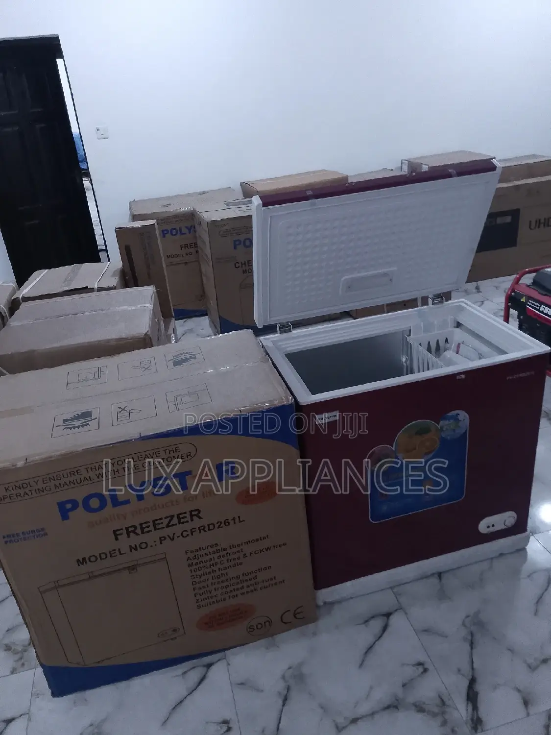 Easy to Maintain Polystar Strong Chest Freezer 261L