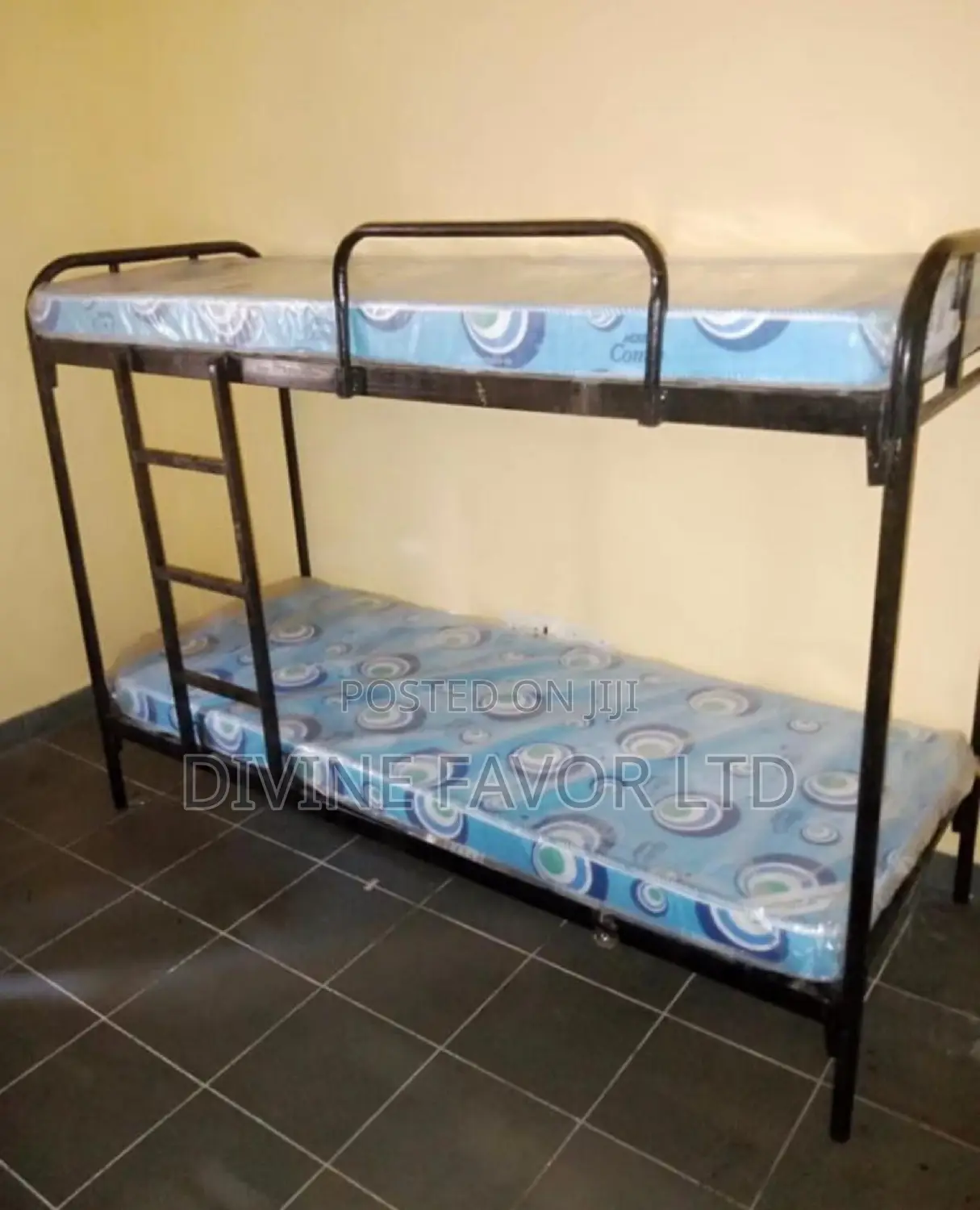 Metal Bunk Bed for Student's Hostel 6 by 2.5 Feet.