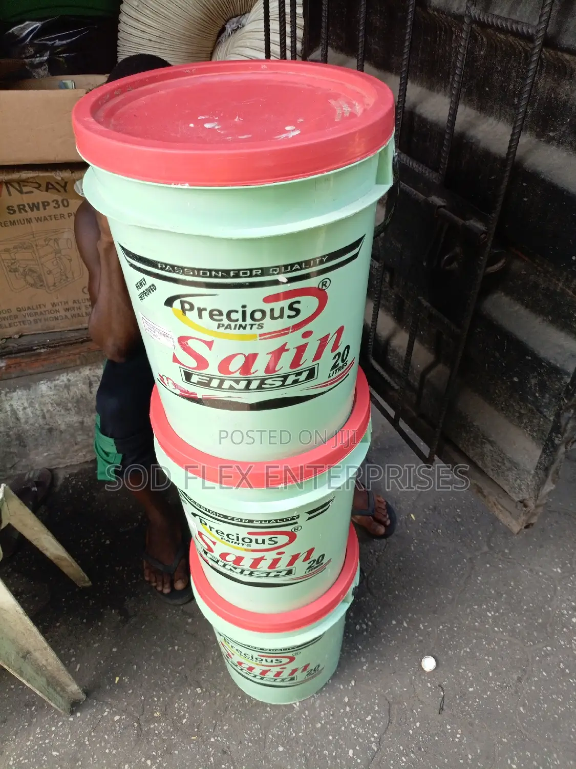 Drum of Precious Satin Paint