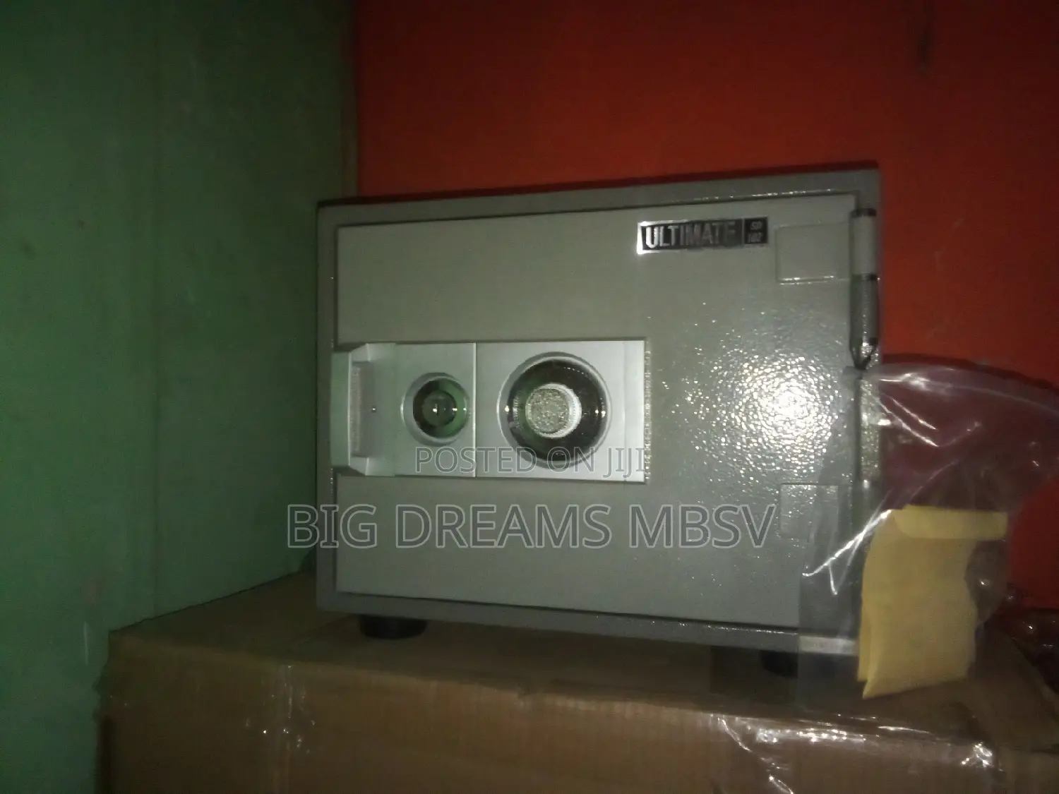 FLT Ultimate Manual Fireproof Safe(102)