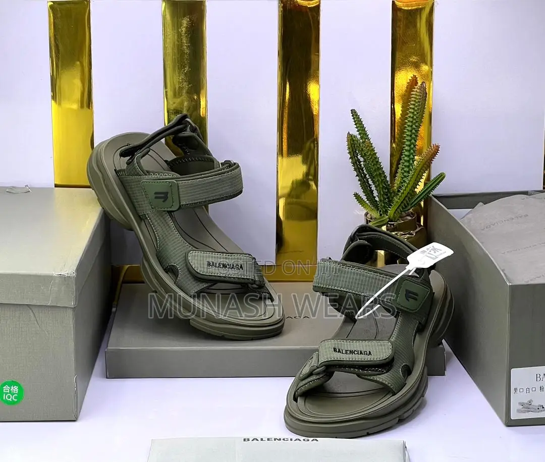 Luxury Balenciaga's Tracks Sandal