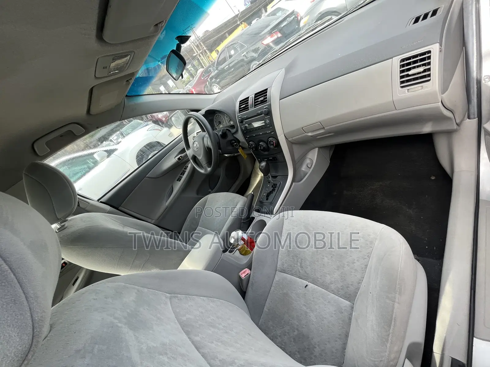 Toyota Corolla 2010 Silver