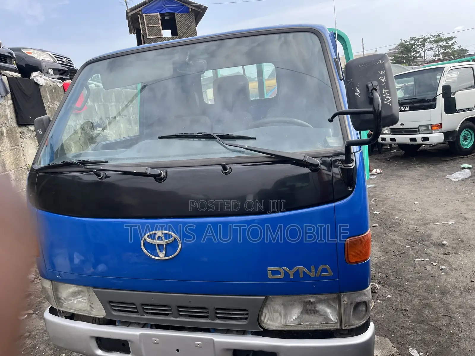 Toyota Dyna 100 4 Tyre