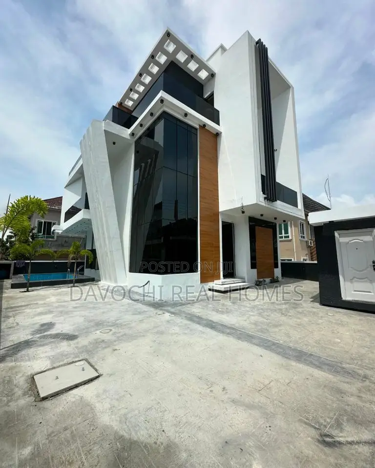5bdrm Duplex in Chevron Drive, Lekki for sale