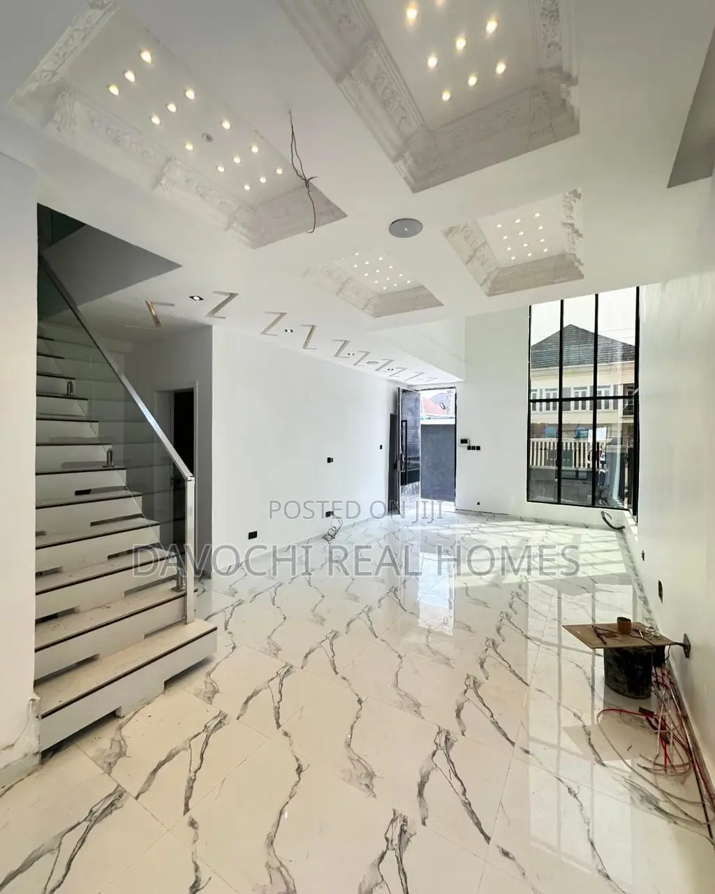 5bdrm Duplex in Chevron Drive, Lekki for sale