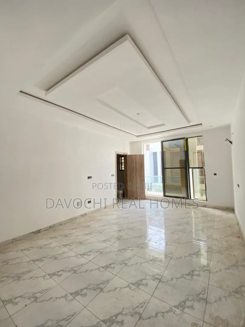 4bdrm Duplex in Lekki Phase 2 for sale