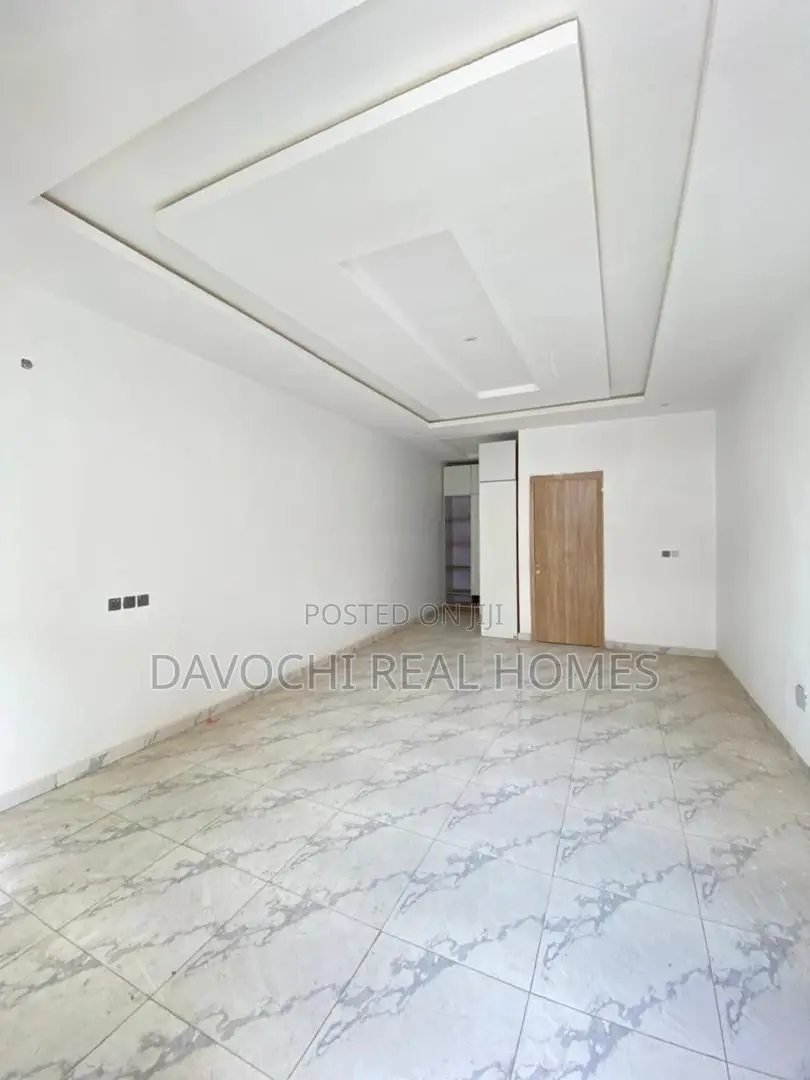 4bdrm Duplex in Lekki Phase 2 for sale